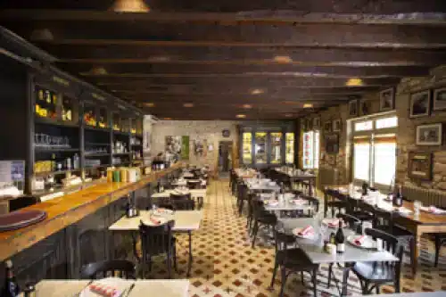 Le Bristrot du Paradou salle restaurant